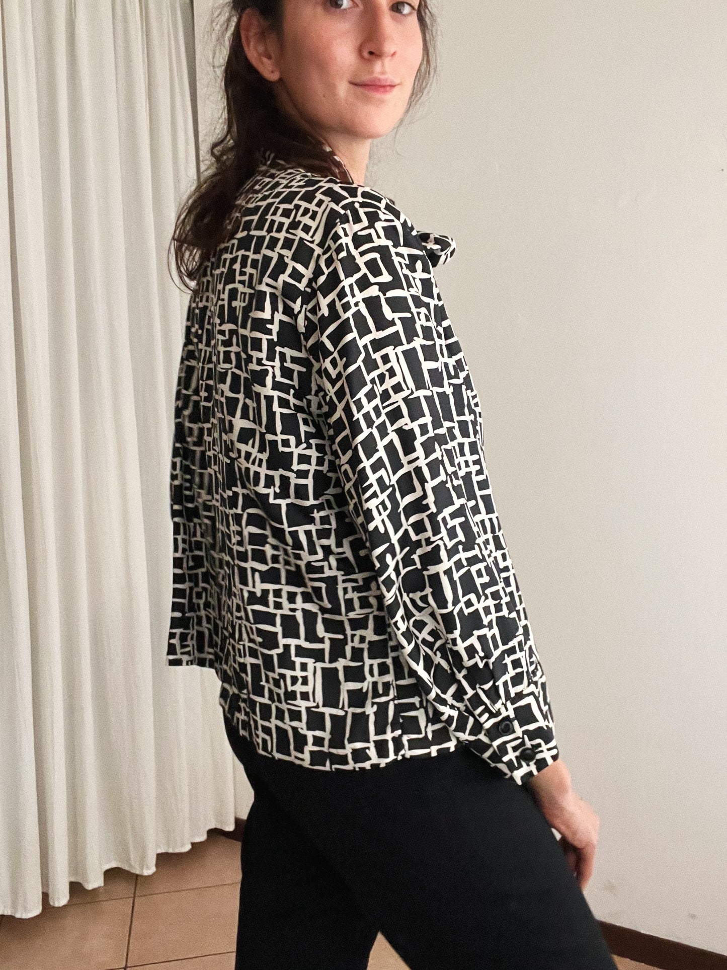 Camicia bianca nera fiocco L