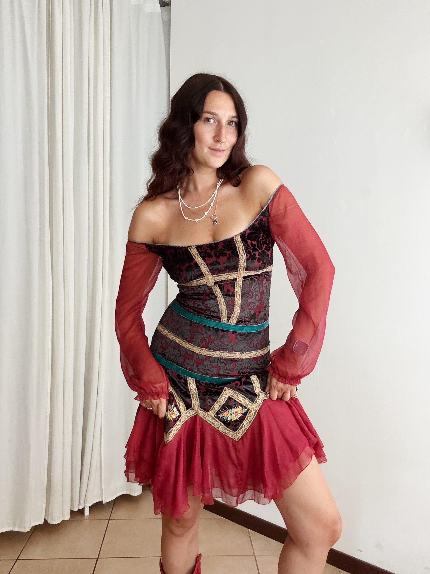 Abito velluto e trasparenze 40