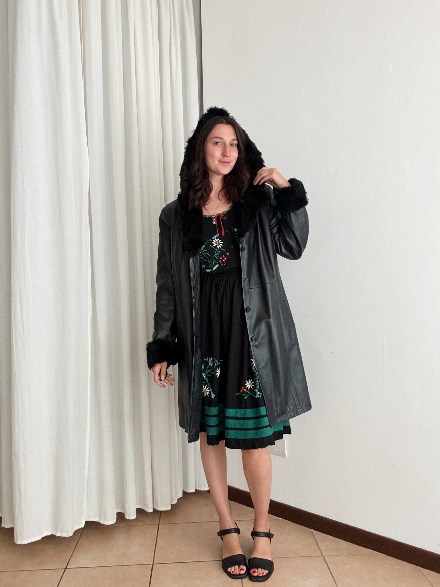Giacca in pelle e pelliccia nera L