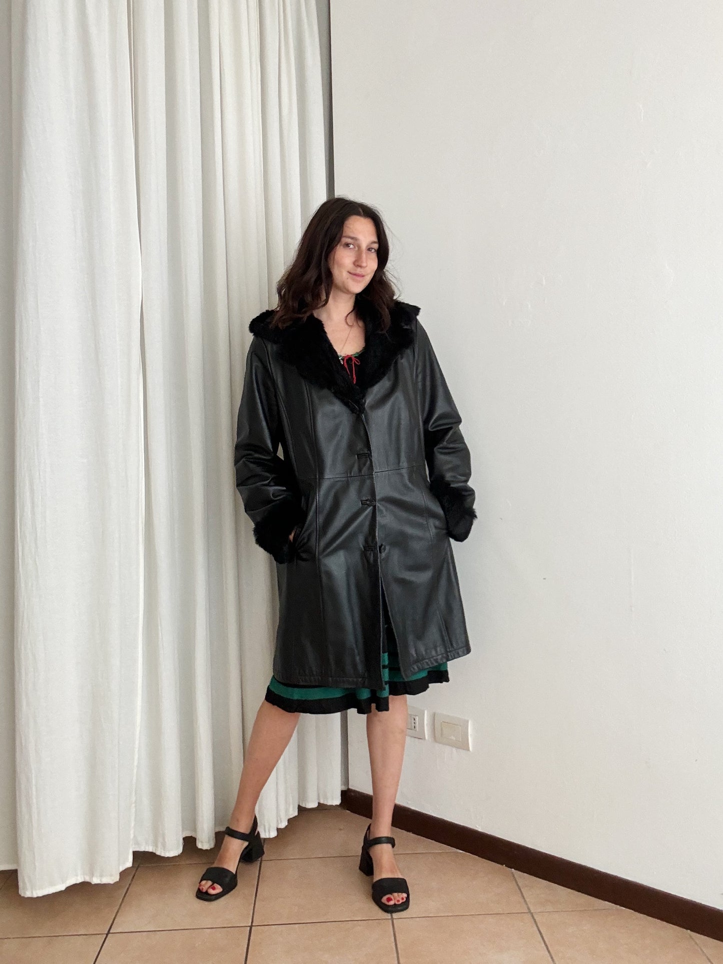 Giacca in pelle e pelliccia nera L