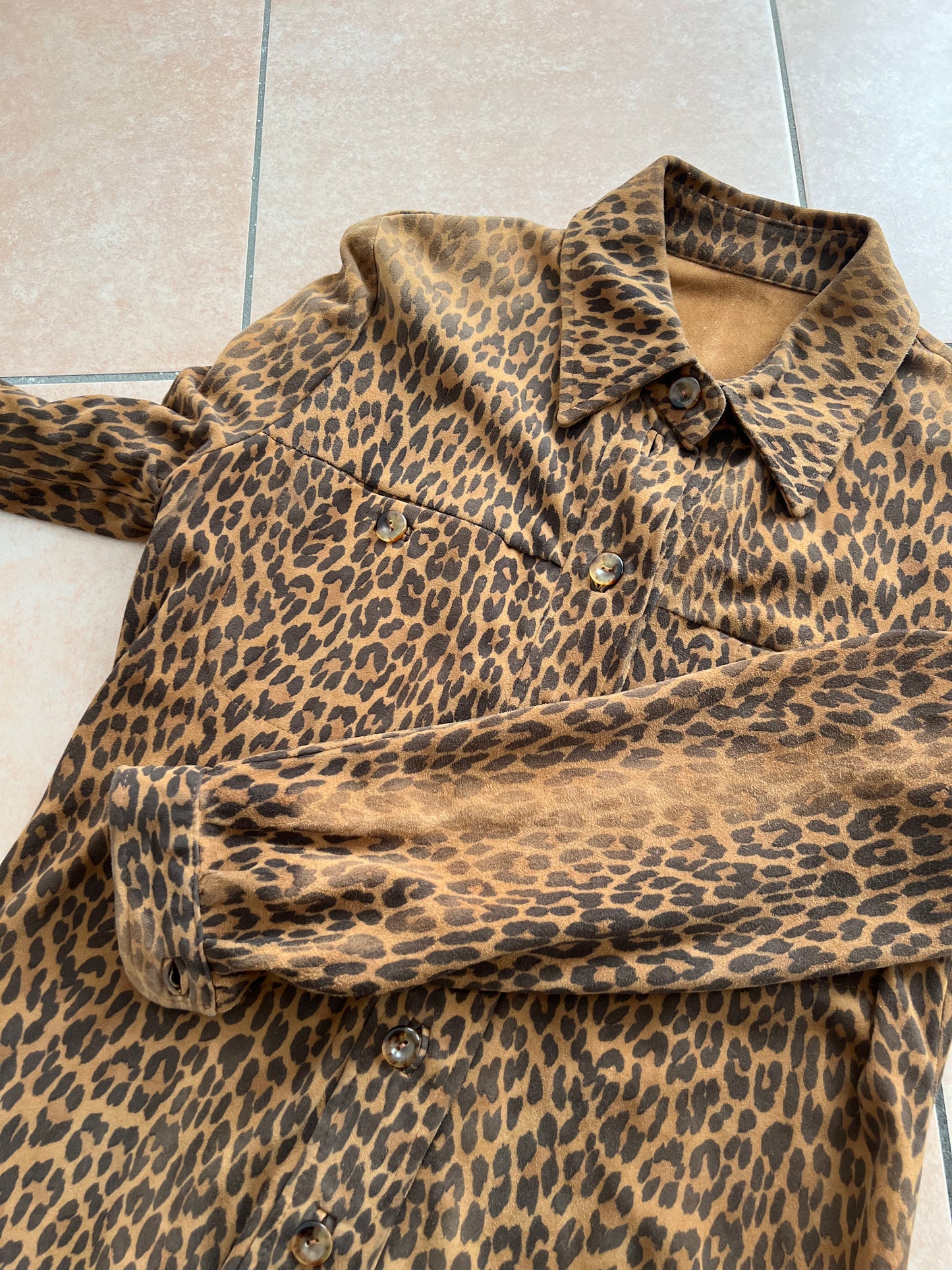 Completo in pelle 44