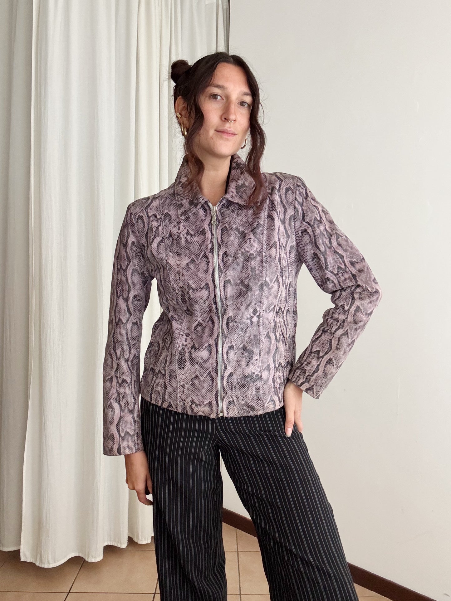 Giacca in pelle rosa pitonata M