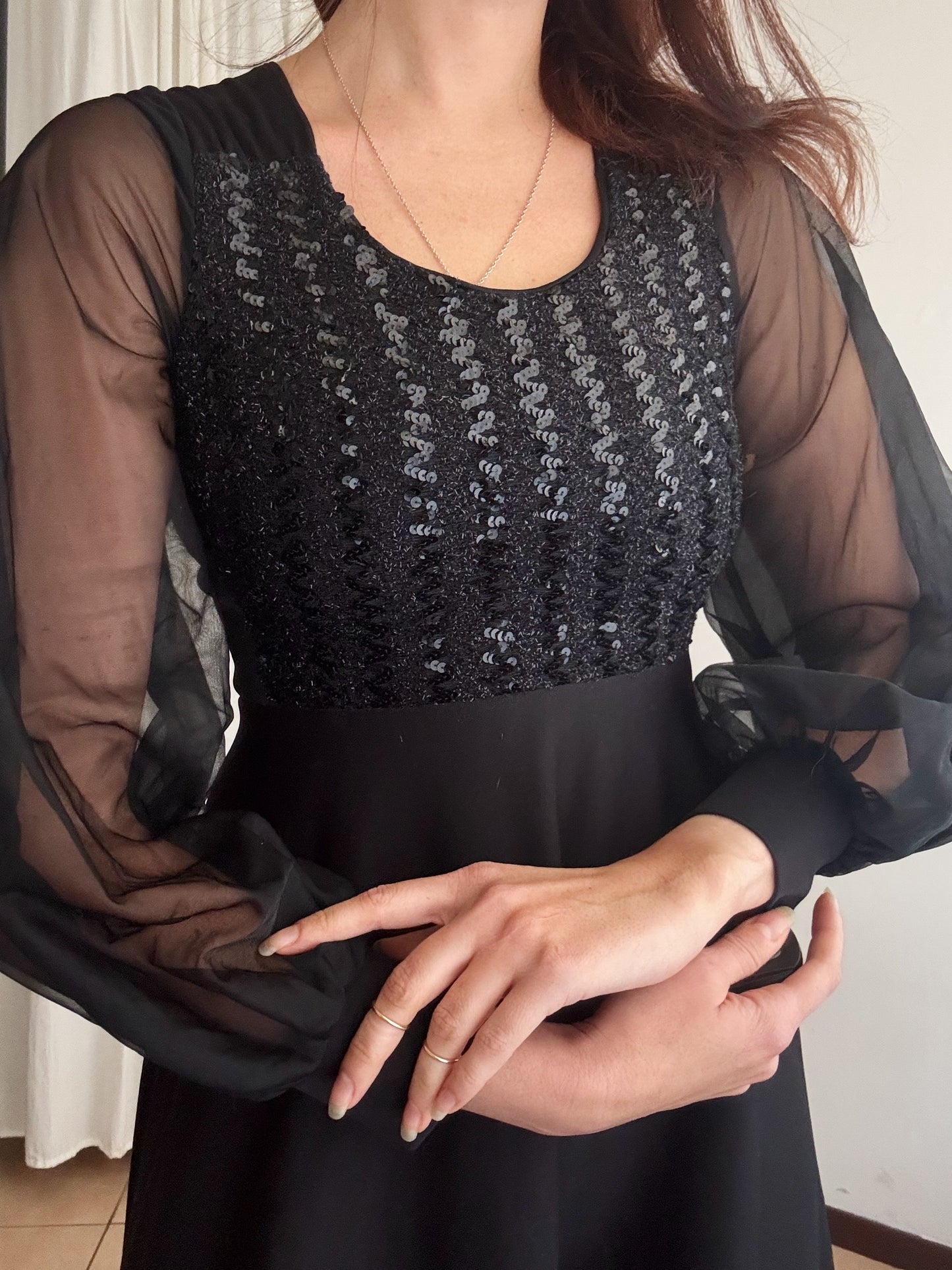 Abito nero maniche a sbuffo S