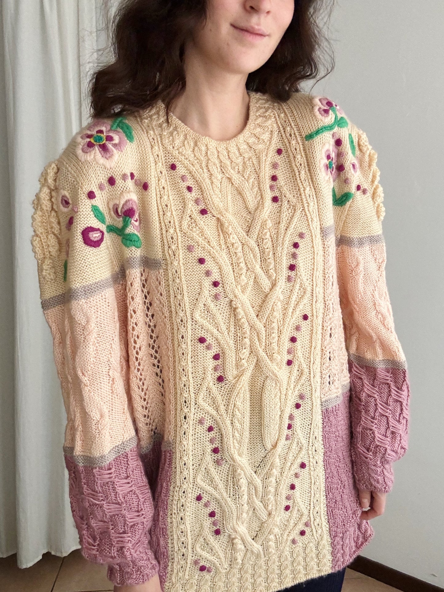 Maxi maglione rosa con ricami XL