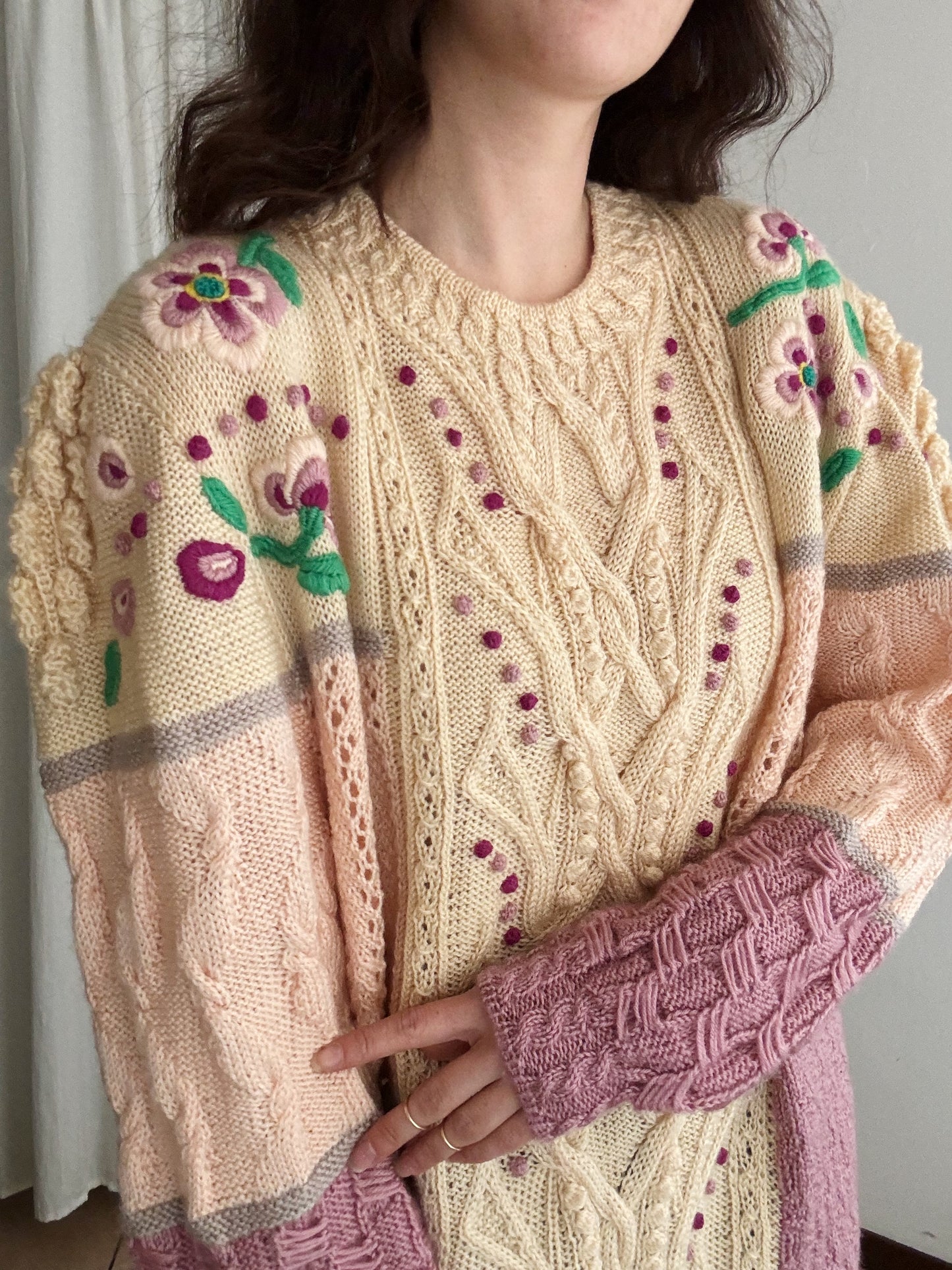Maxi maglione rosa con ricami XL