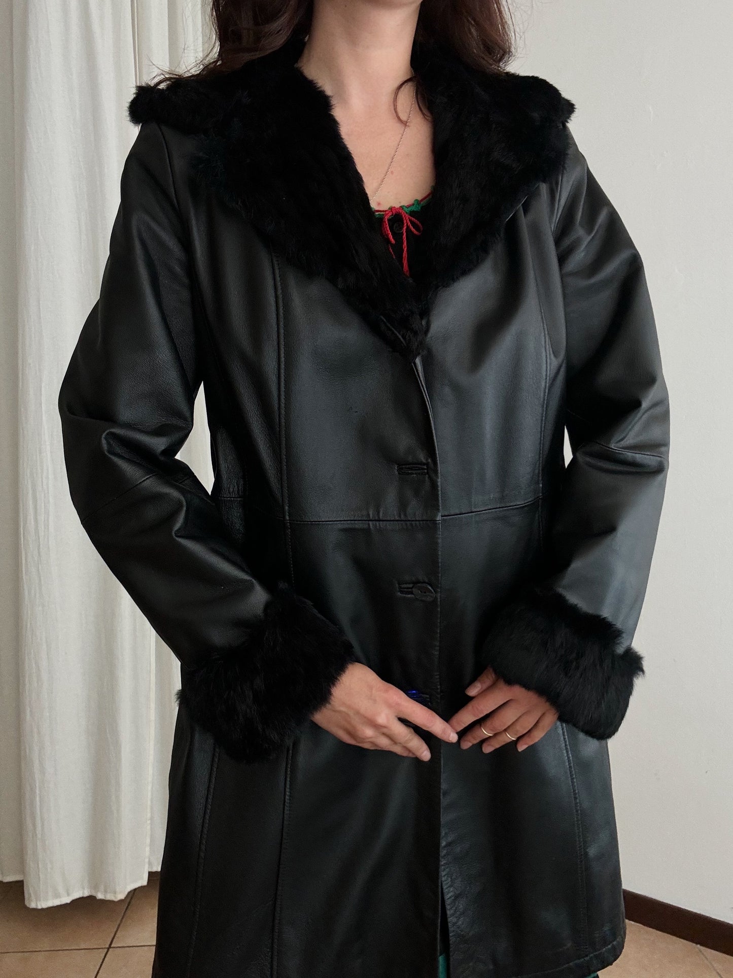 Giacca in pelle e pelliccia nera L