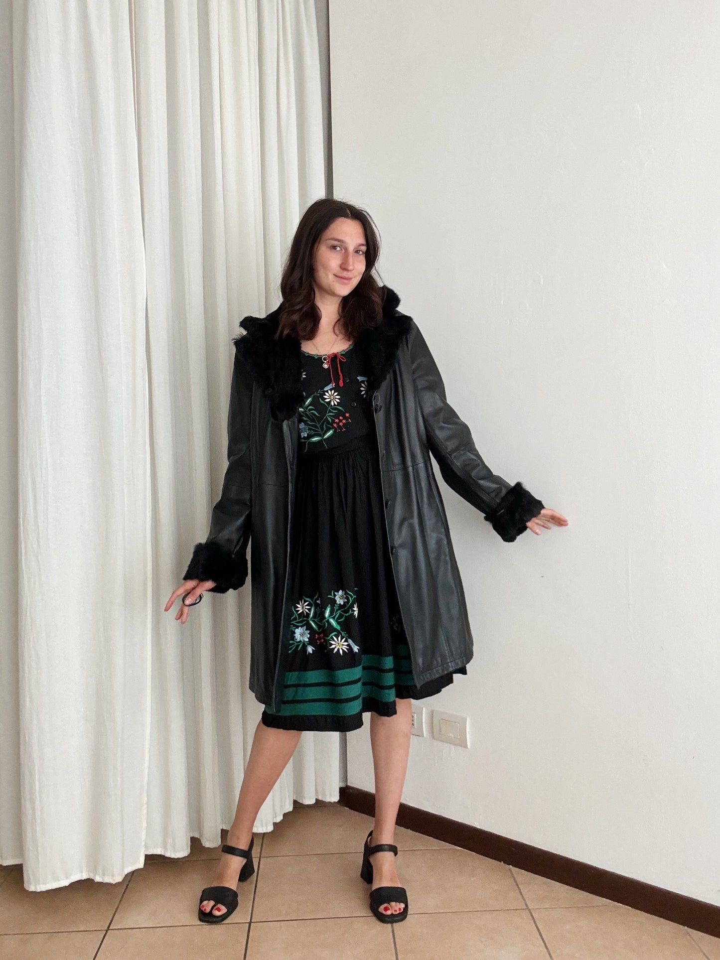 Giacca in pelle e pelliccia nera L