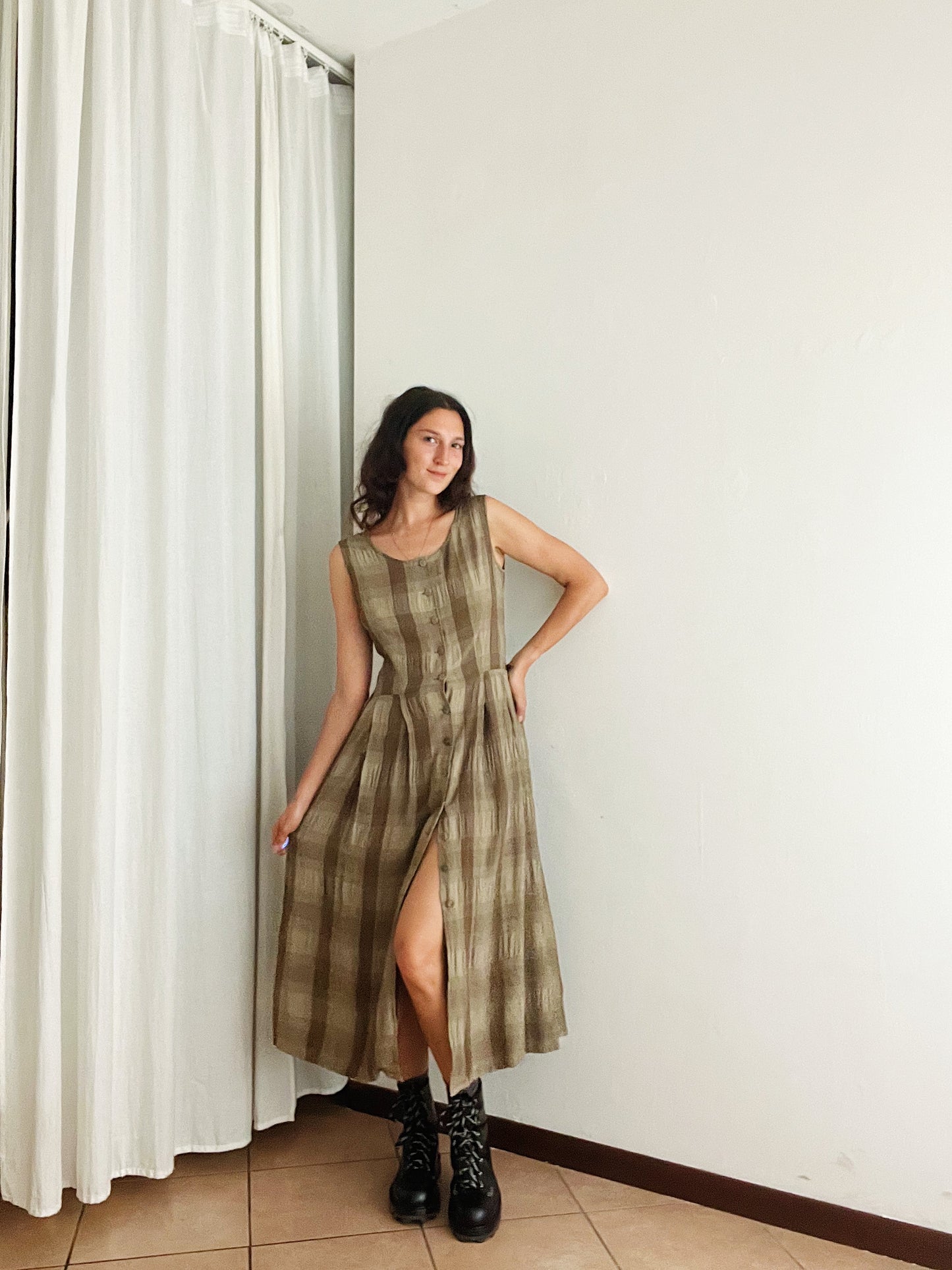 Abito beige e marrone a quadri 42