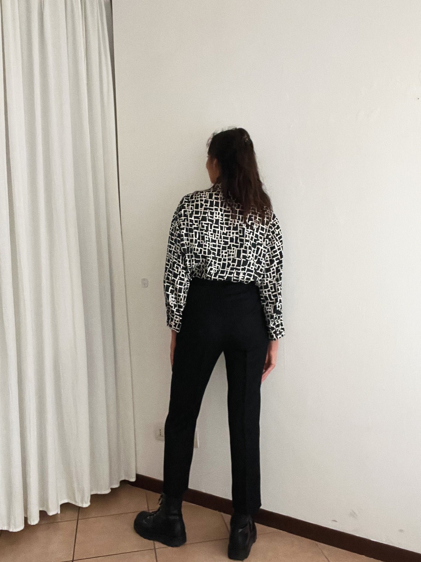 Camicia bianca nera fiocco L