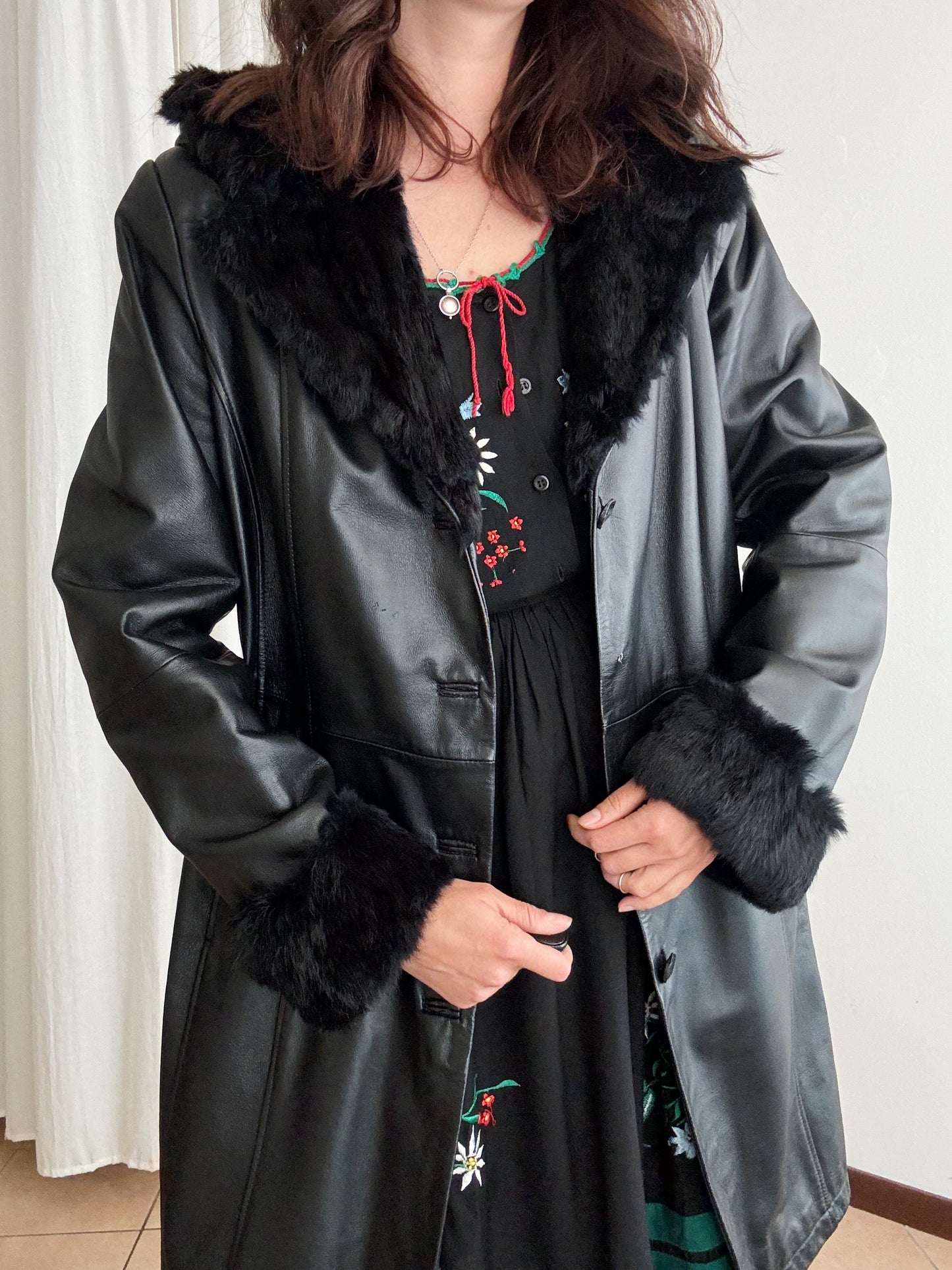 Giacca in pelle e pelliccia nera L