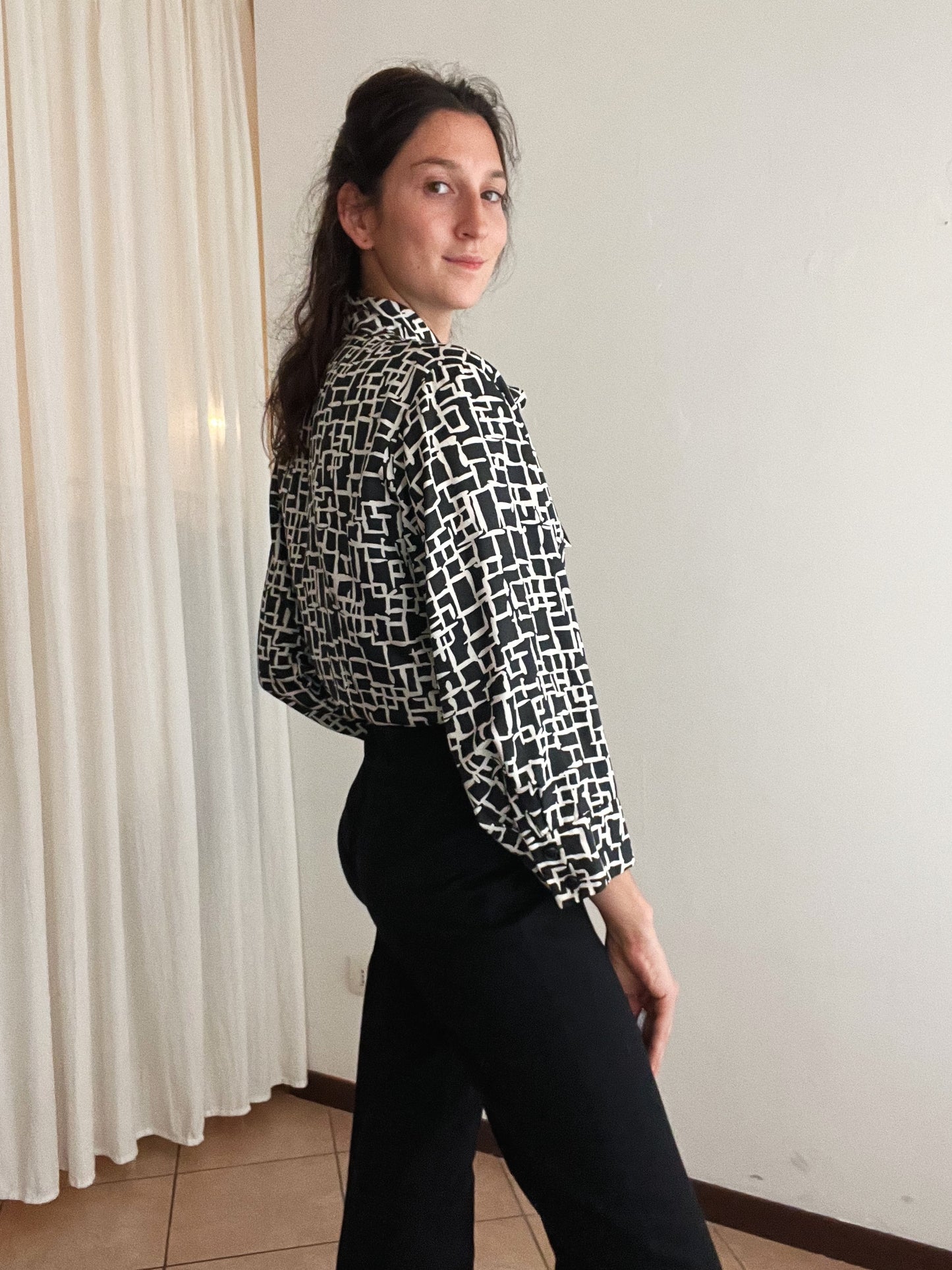 Camicia bianca nera fiocco L
