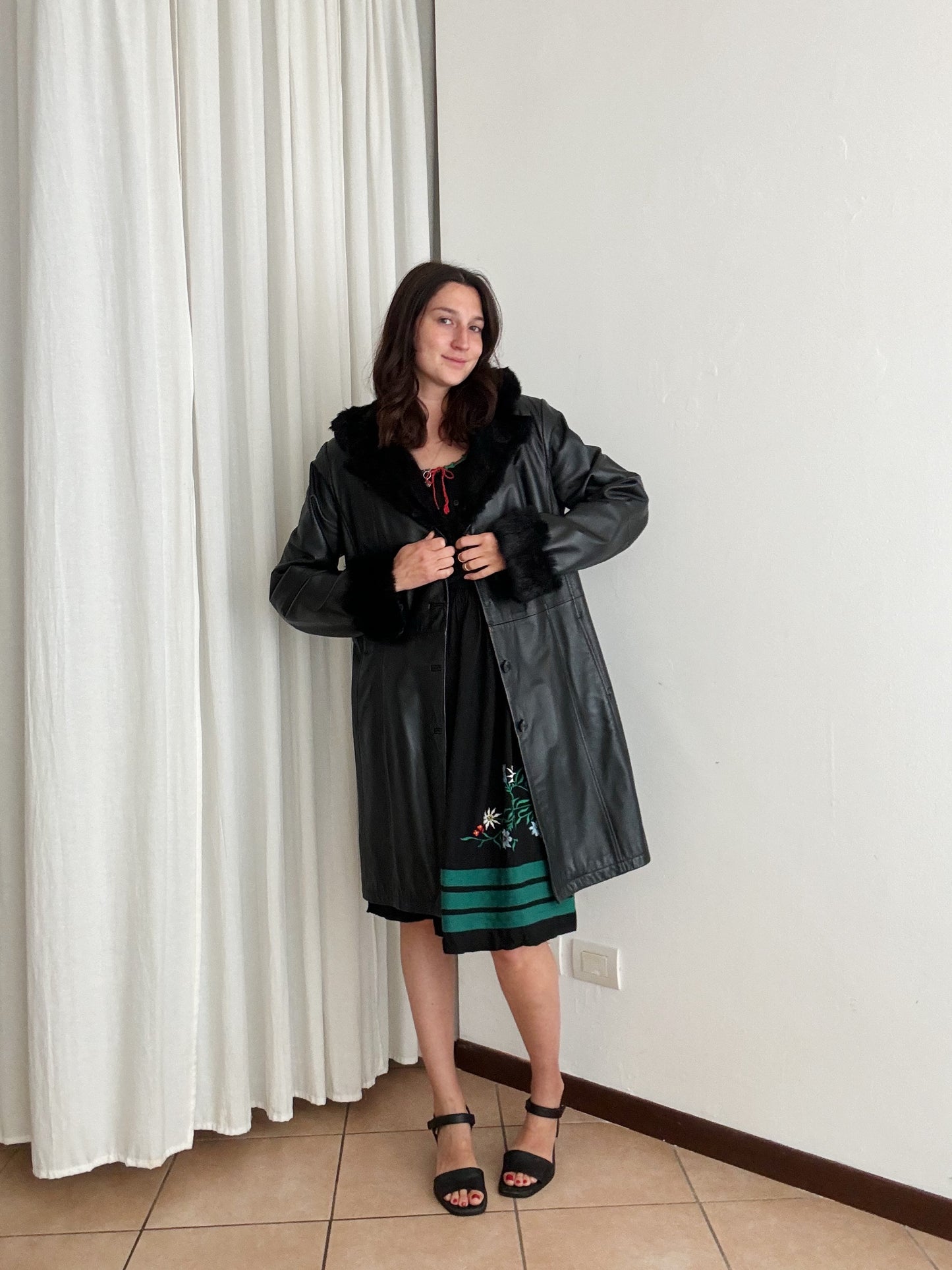 Giacca in pelle e pelliccia nera L