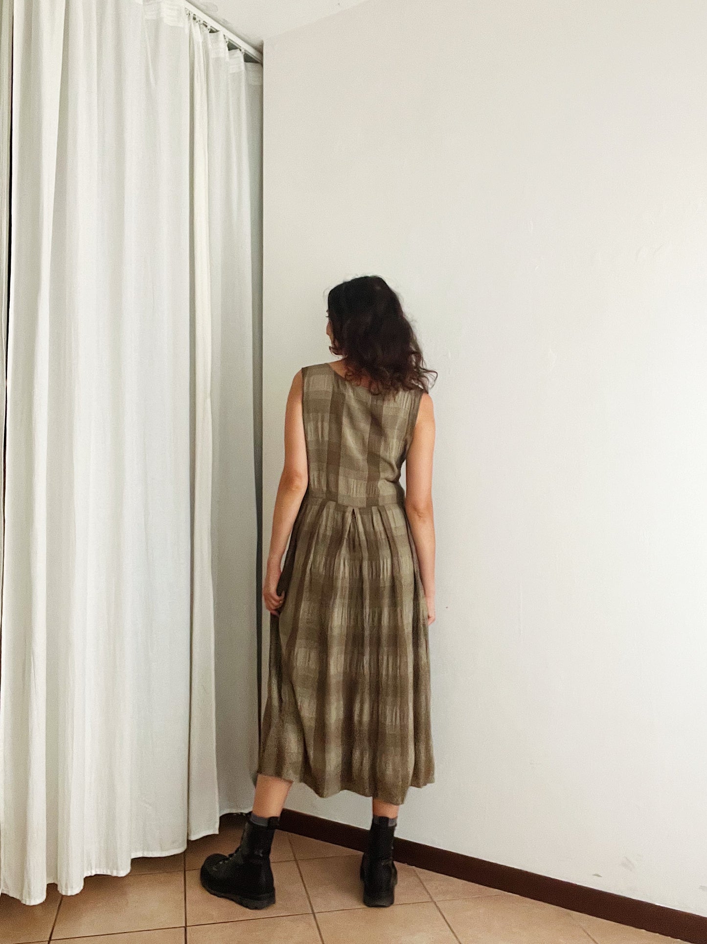 Abito beige e marrone a quadri 42