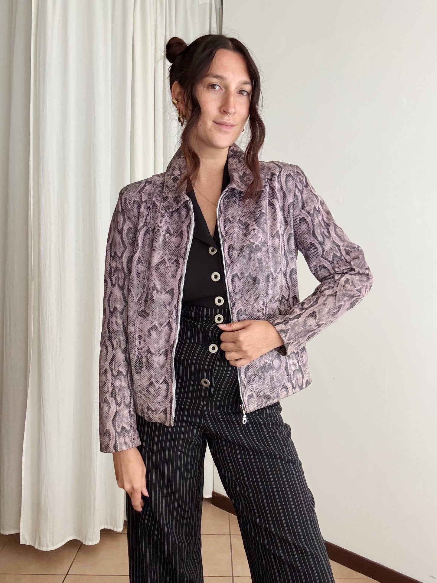Giacca in pelle rosa pitonata M