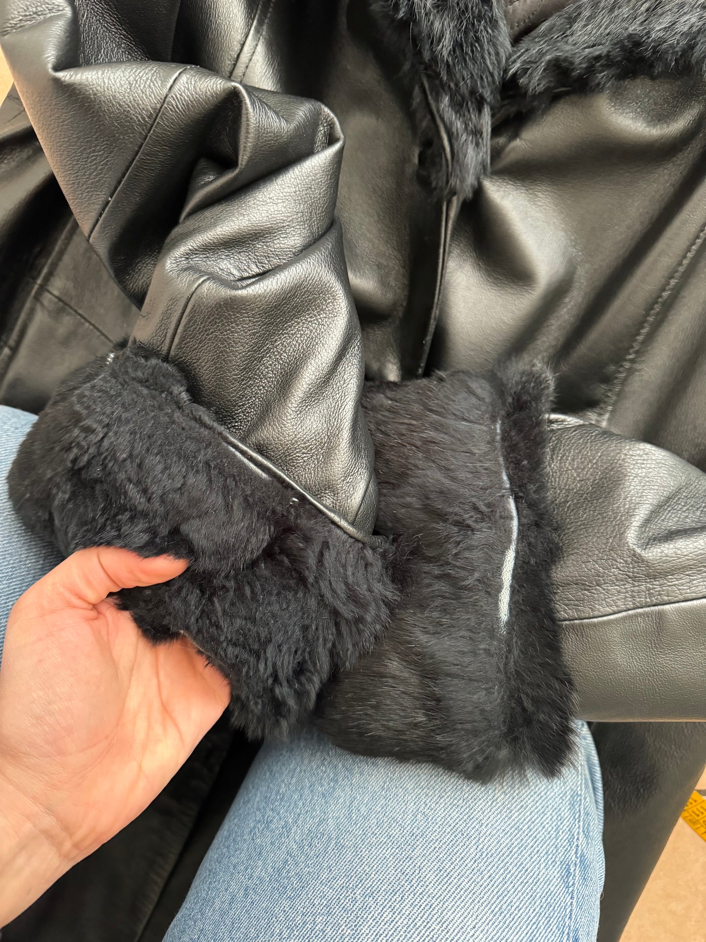 Giacca in pelle e pelliccia nera L