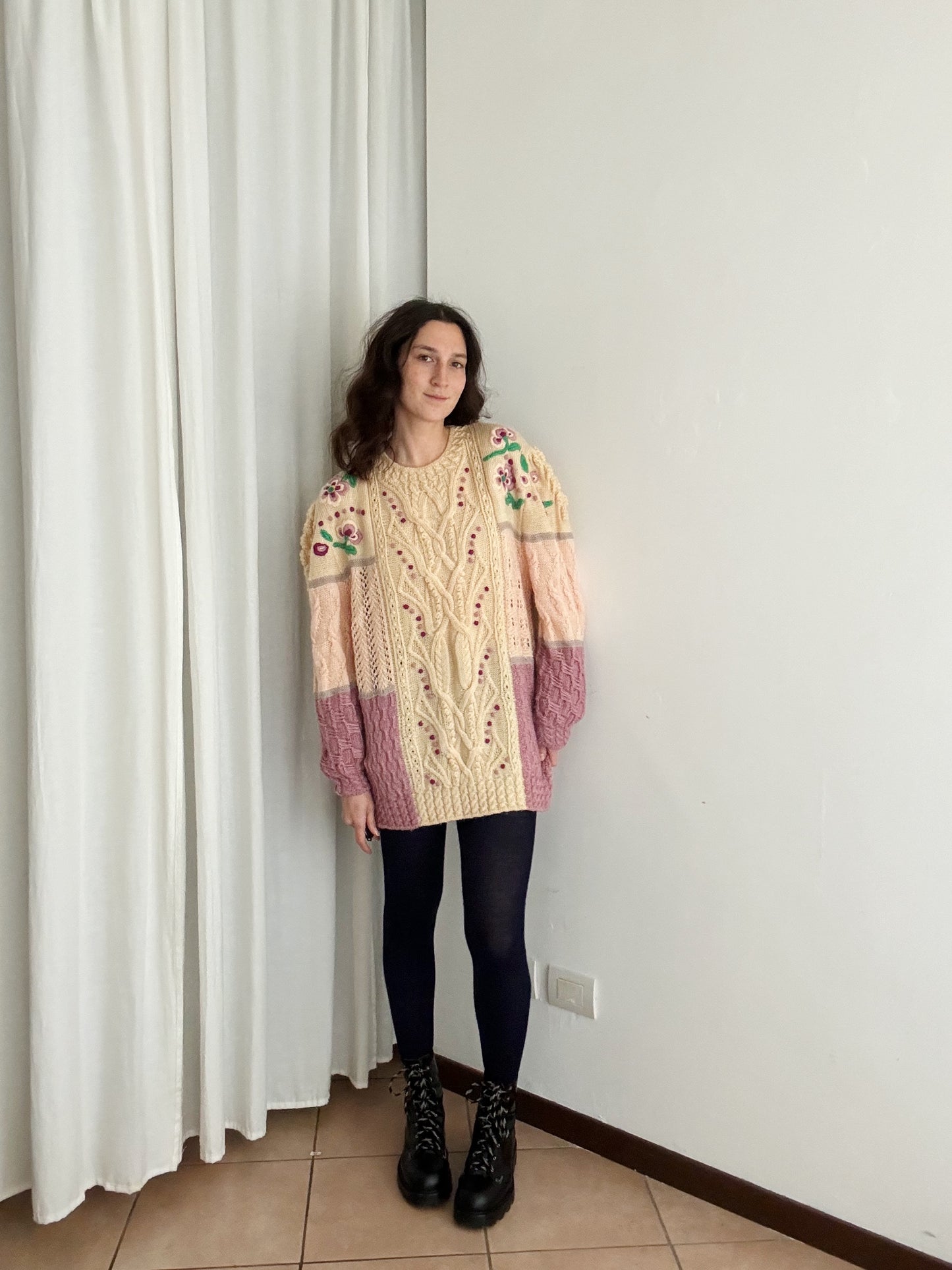 Maxi maglione rosa con ricami XL