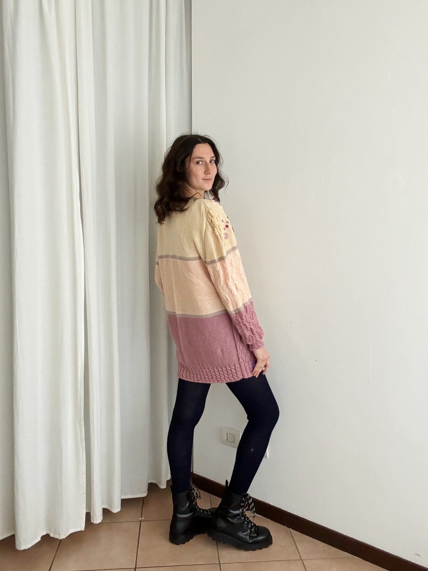 Maxi maglione rosa con ricami XL