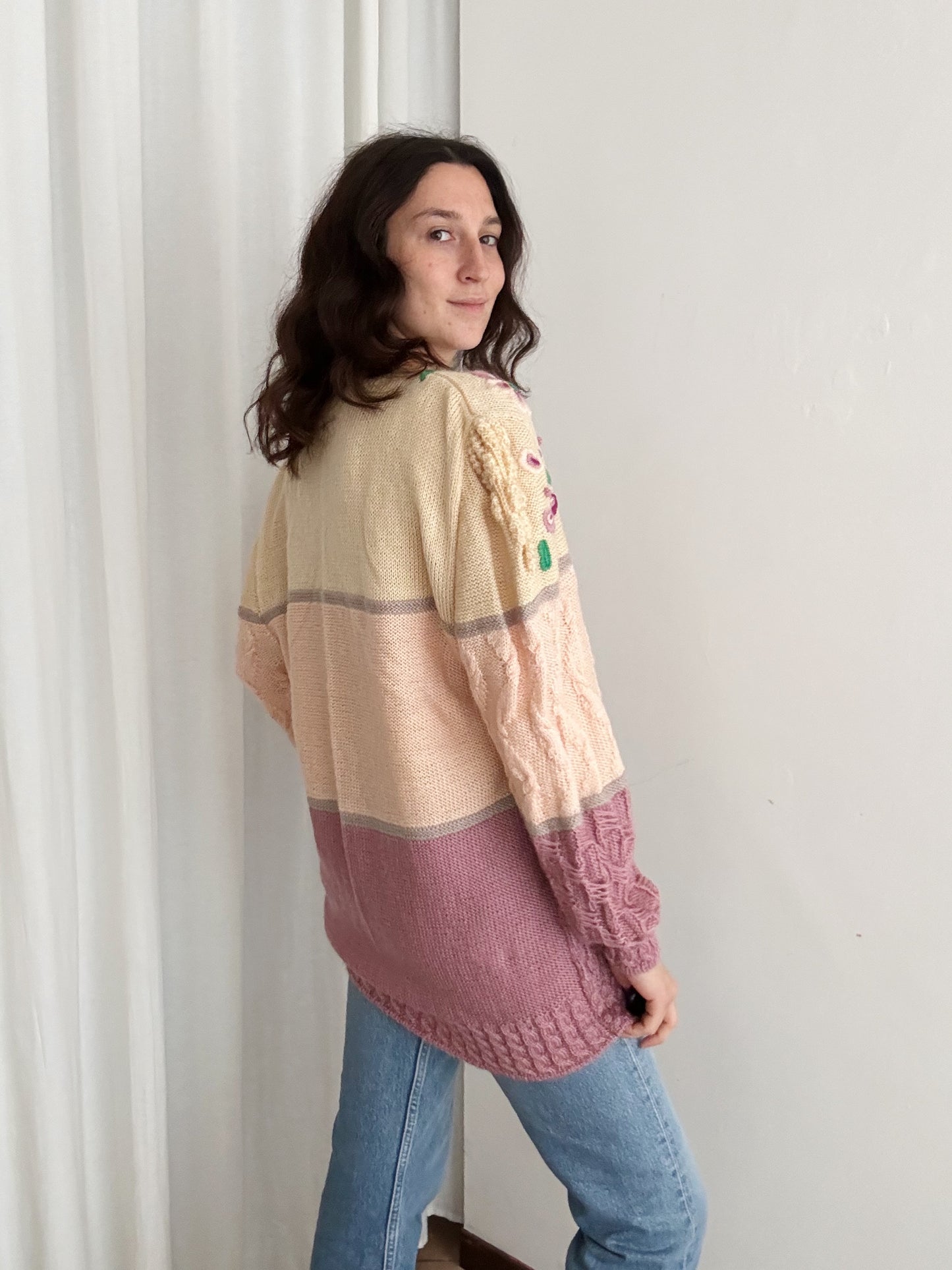 Maxi maglione rosa con ricami XL