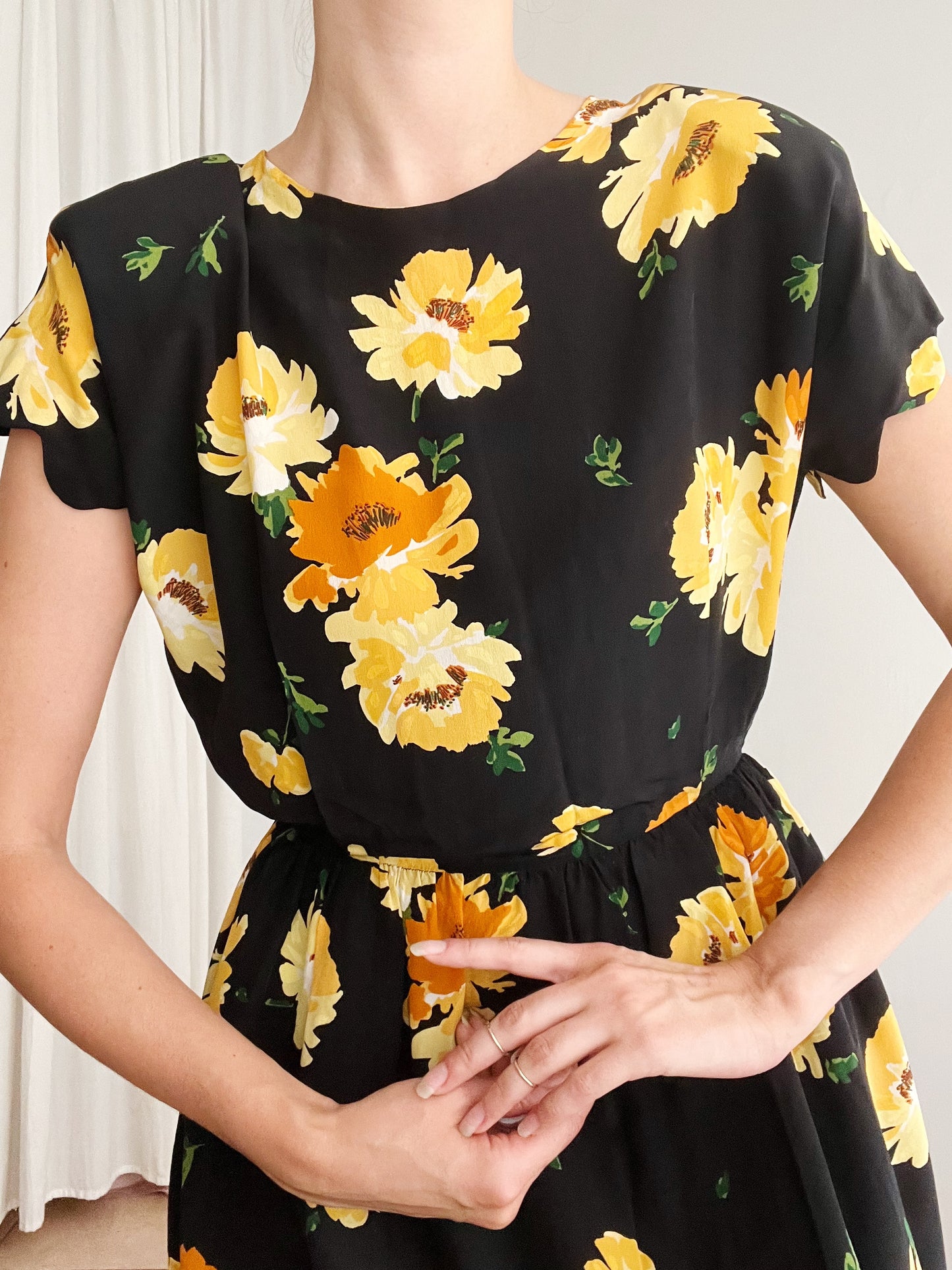 Abito in seta nero fiori gialli 42