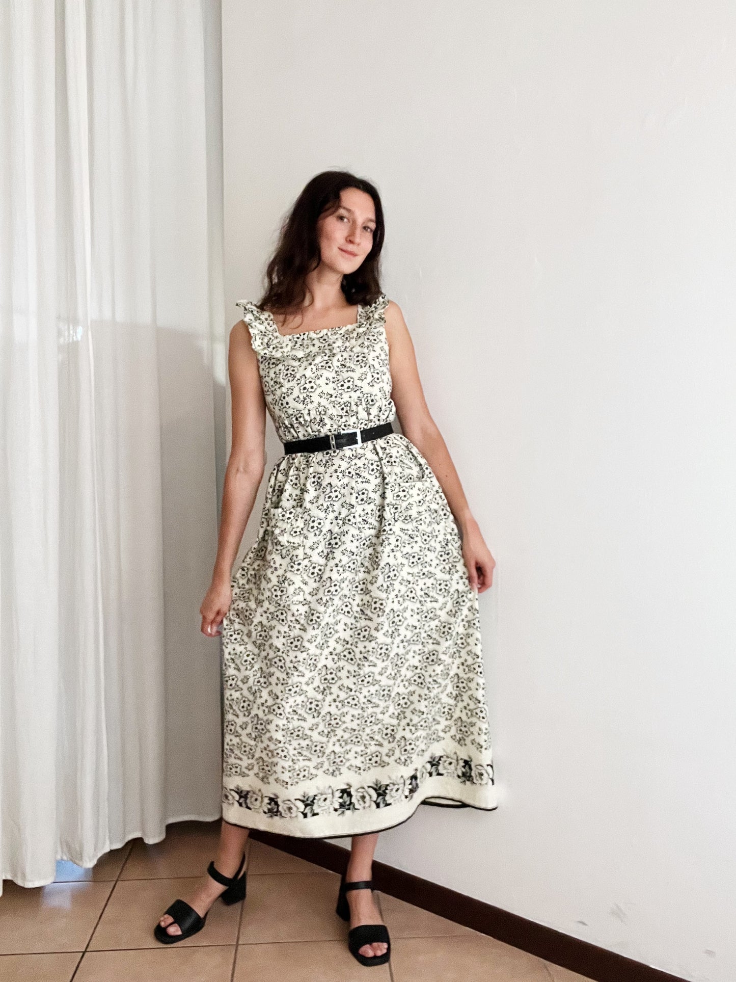Abito color crema fiori neri S/M