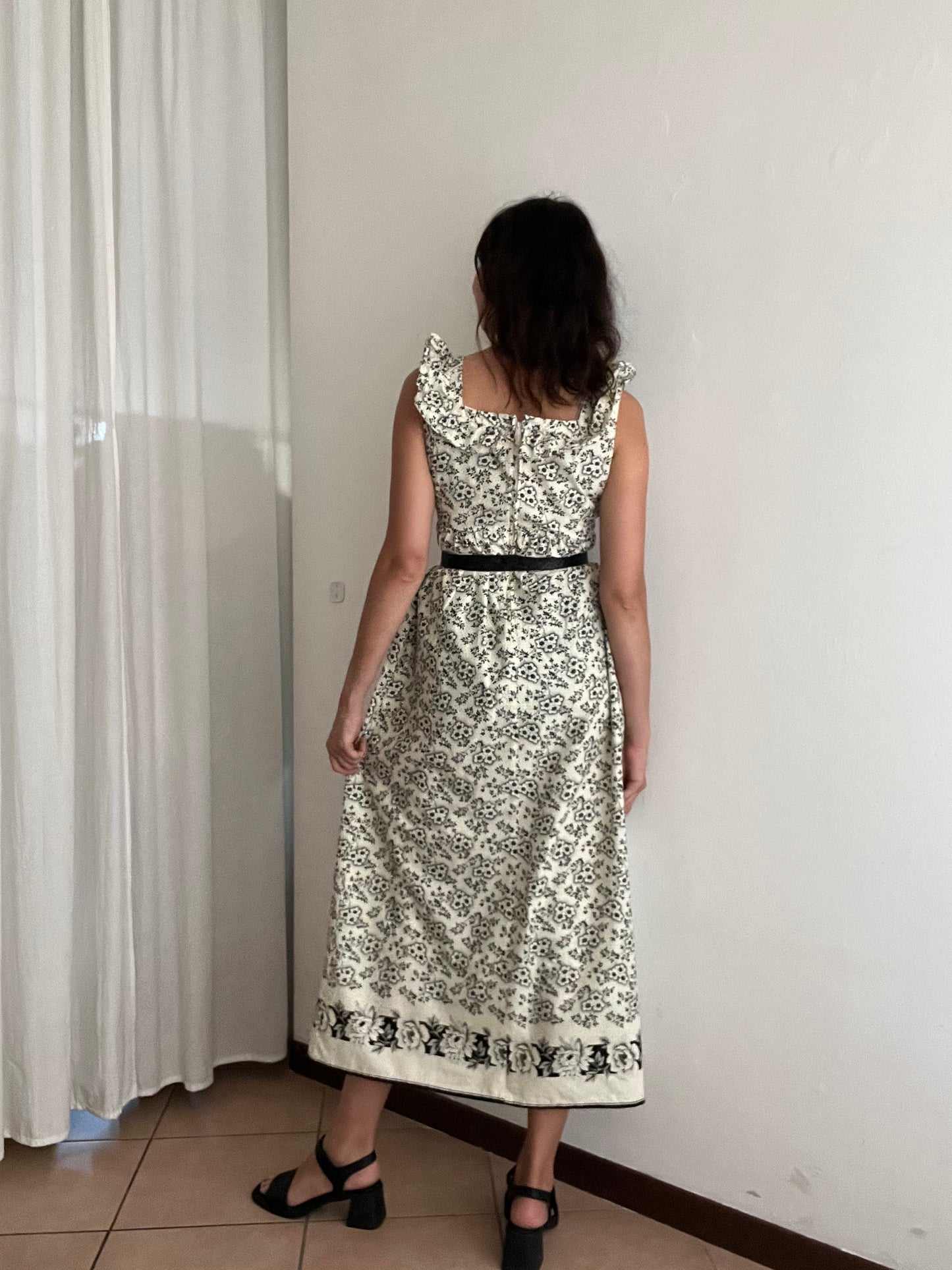 Abito color crema fiori neri S/M