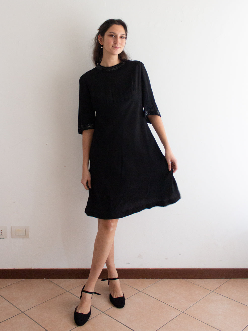 Abito nero bordi paillettes 44