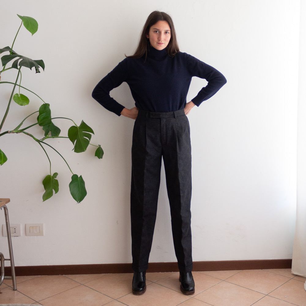 Pantaloni maschili grigi 44