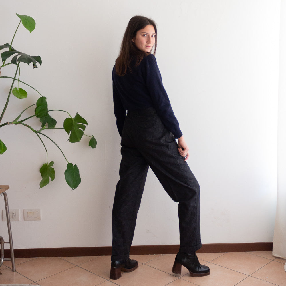 Pantaloni maschili grigi 44