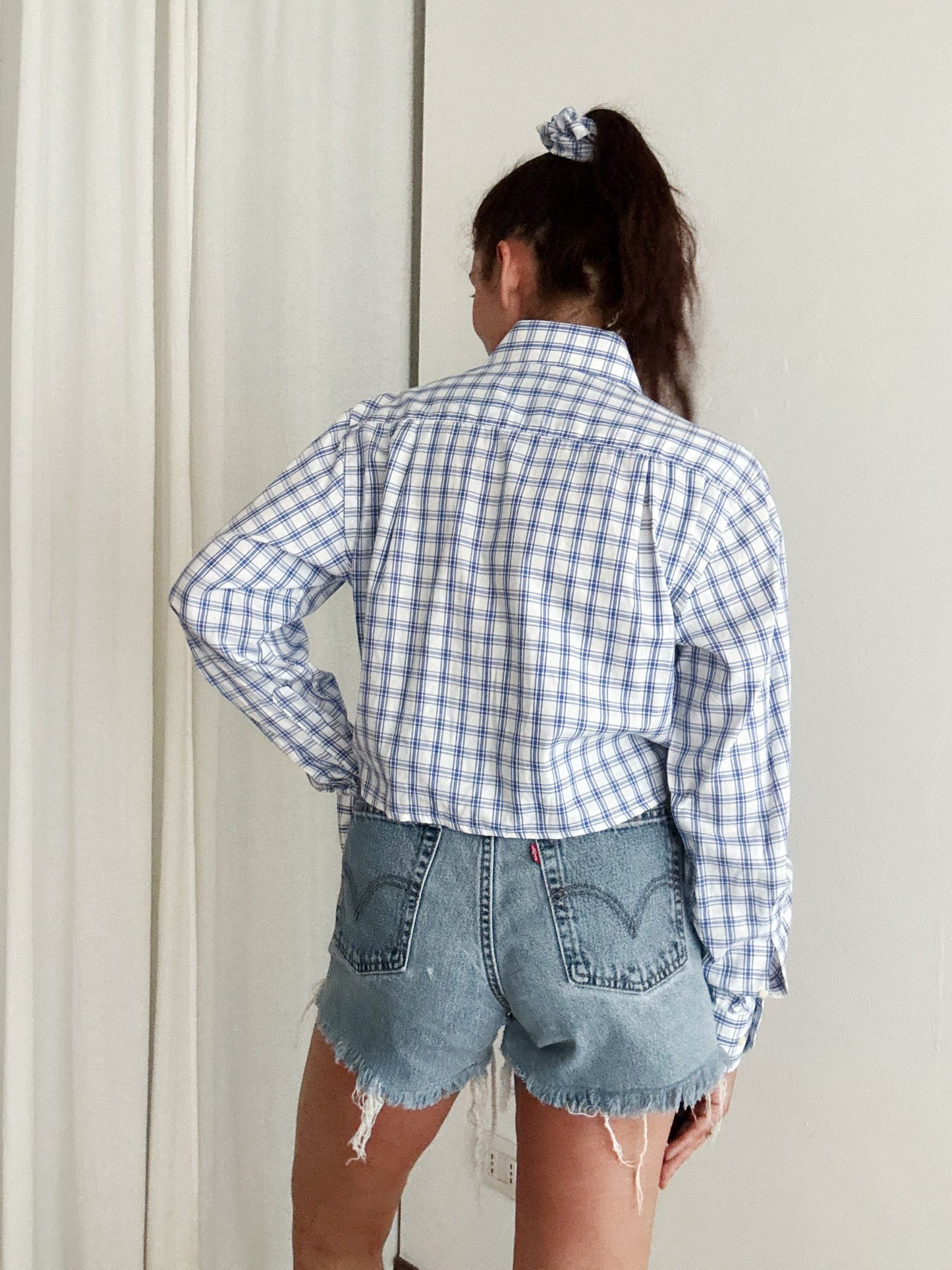 Crop + scrunchie a quadri blu