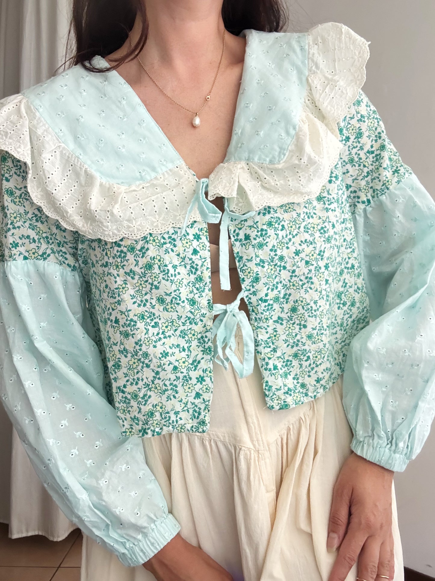 Camicia con maxi colletto e maniche M/L