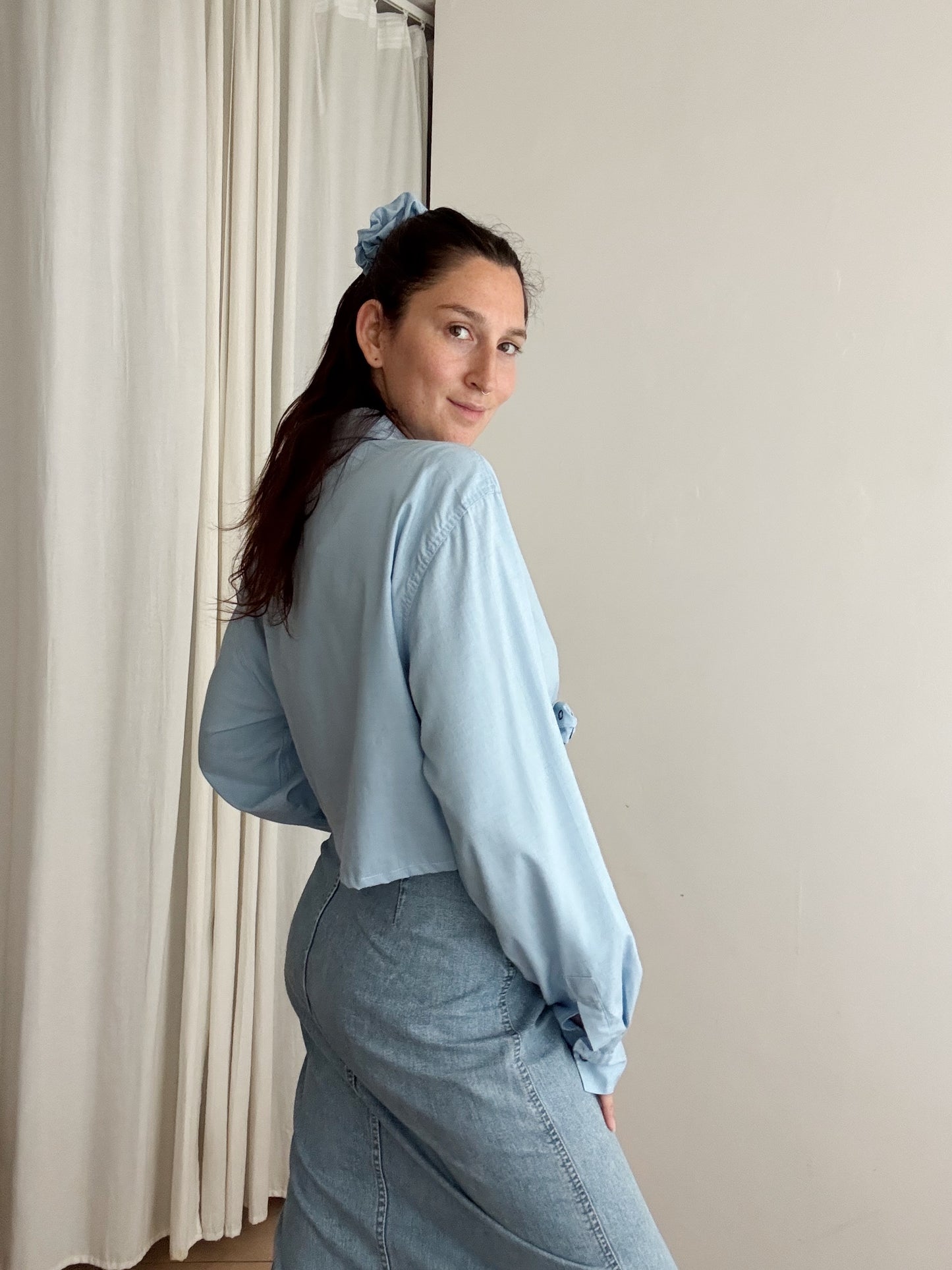 Crop + scrunchie azzurra