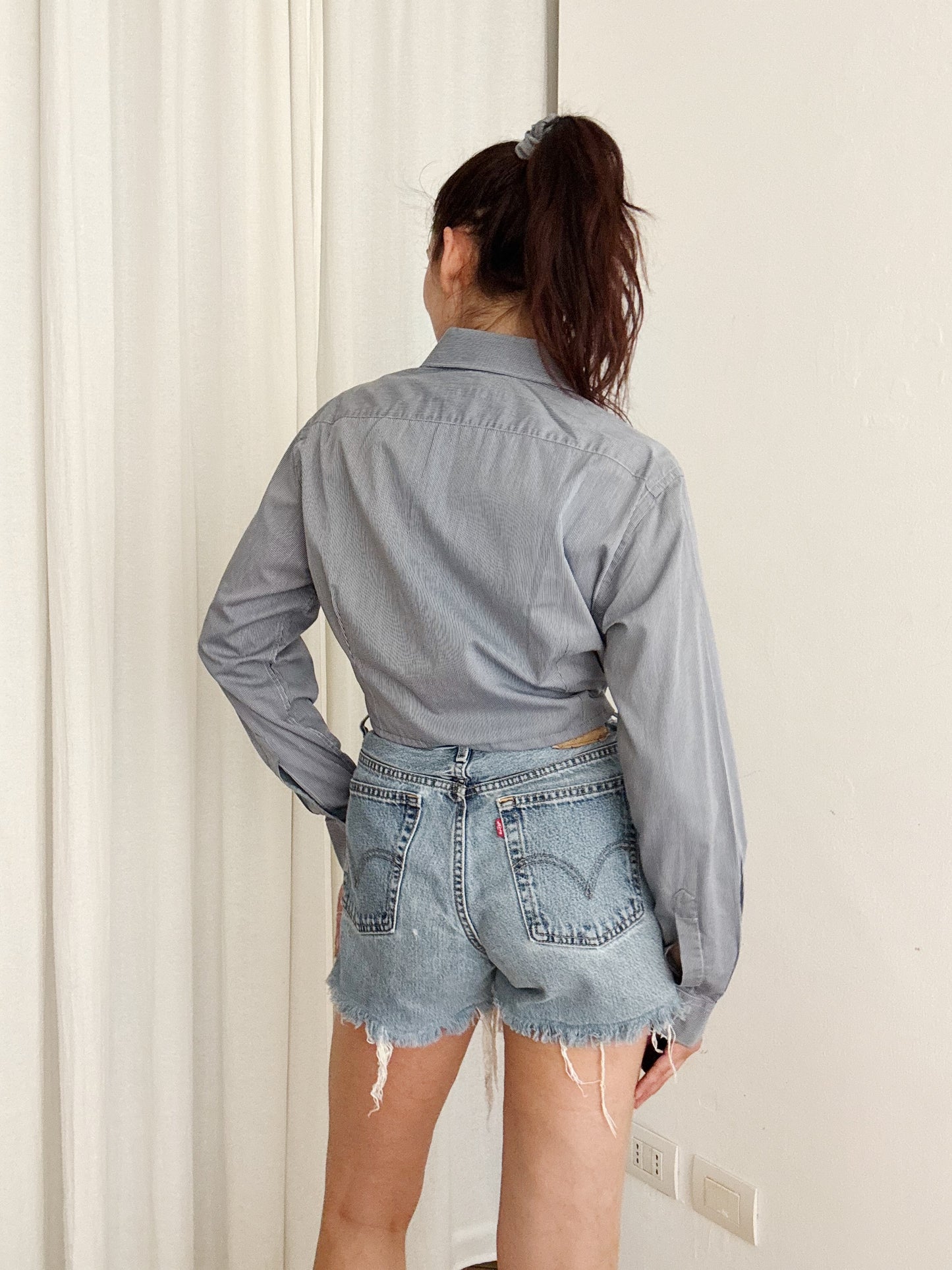 Crop + scrunchie righine blu
