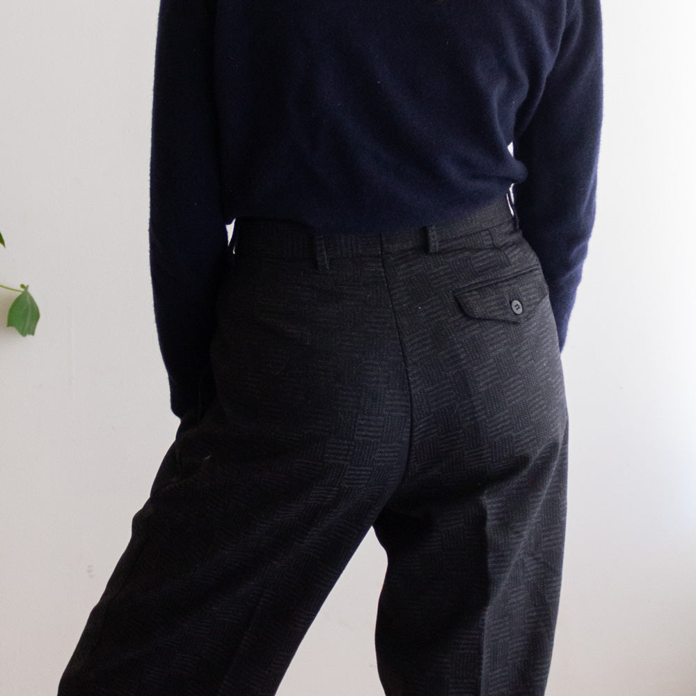Pantaloni maschili grigi 44